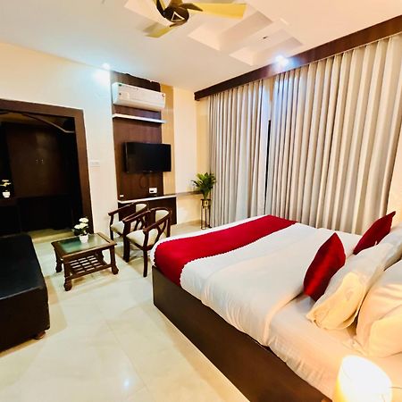 Srīnagar Beetal Guest House מראה חיצוני תמונה